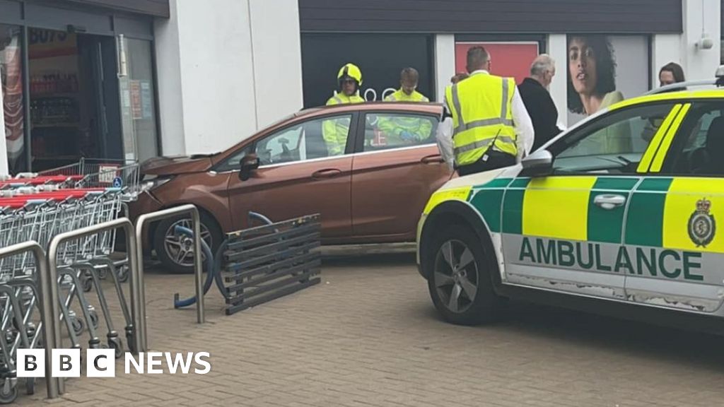 Clacton Car crashes into Home Bargains shop entrance BBC News