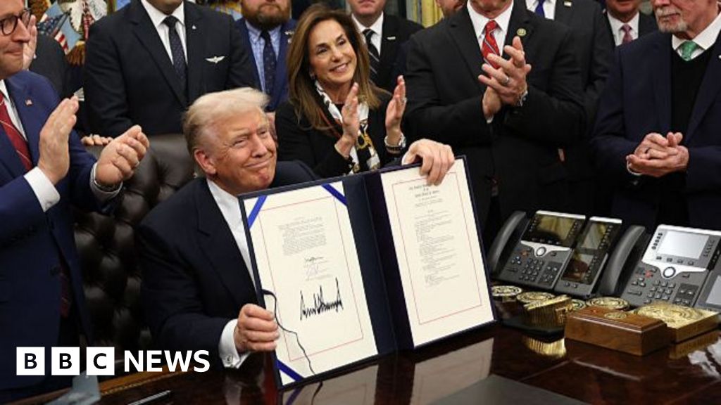 Anthony Zurcher: Democrats left bruised after historic shutdown yields little