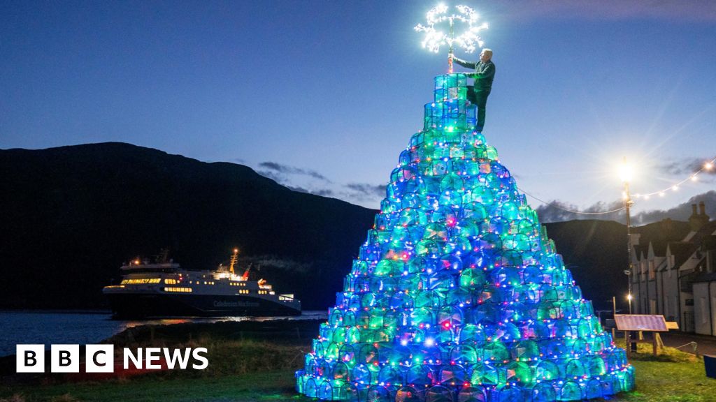 The village that turns fishing baskets into a colourful Christmas tree