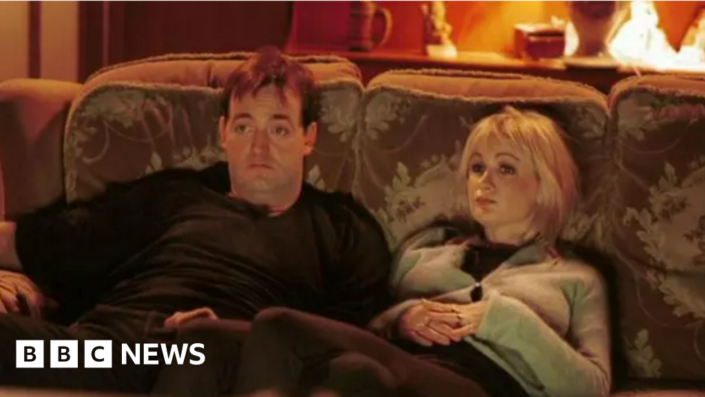 Noel Gallagher Dedicates Song to Caroline Aherne at 80,000-Strong Oasis Heaton Park Gig