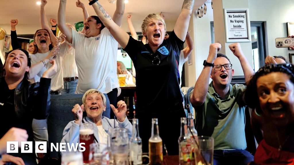 Pubs allowed to stay open until 5am for England Mexico match