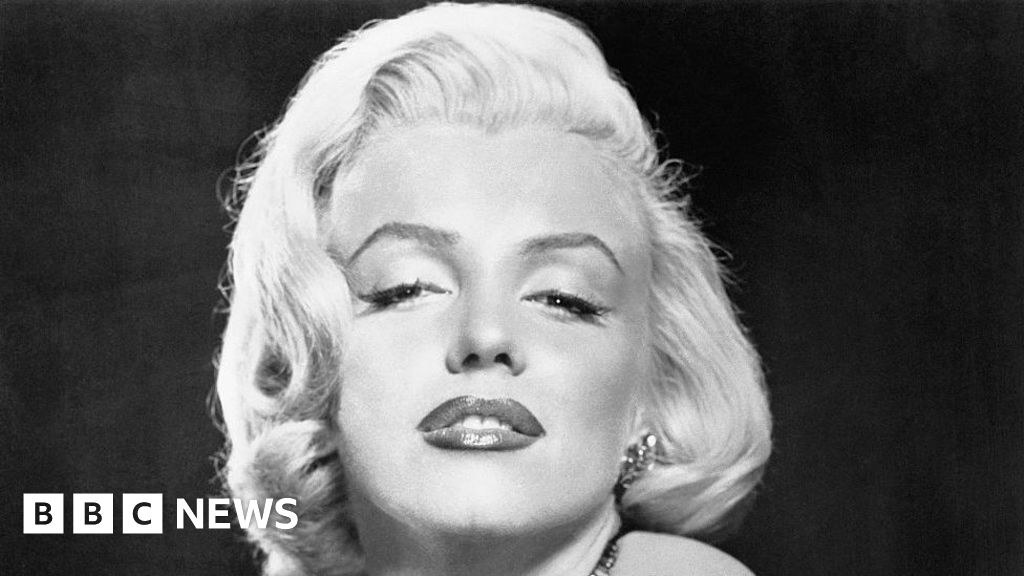 Marilyn Monroe's outfits and letters to go on show