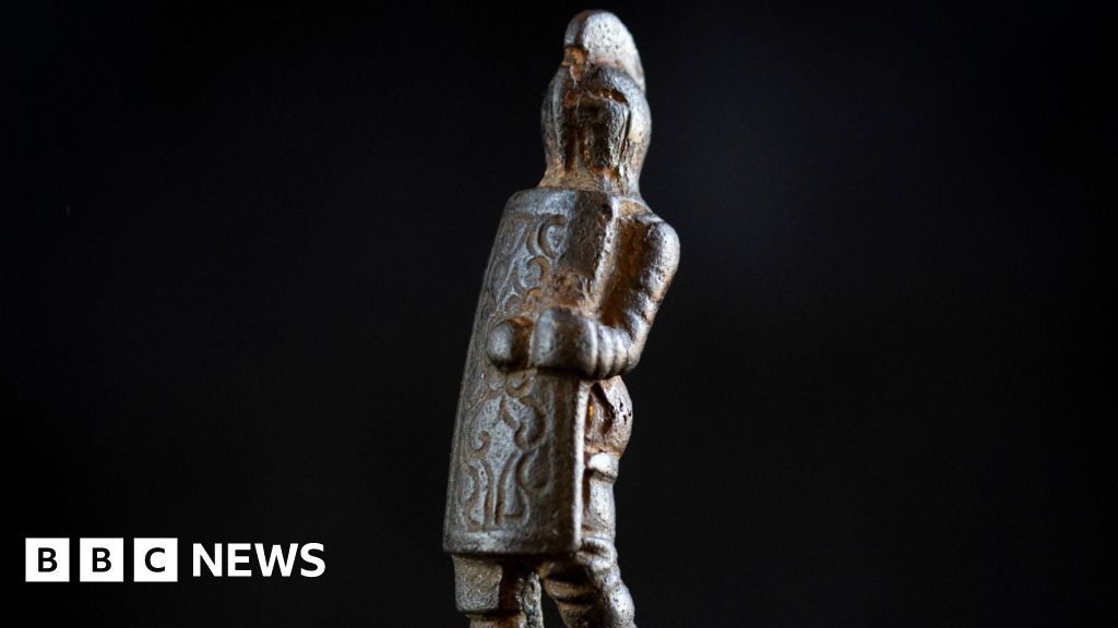 Roman gladiator knife handle found in River Tyne at Corbridge