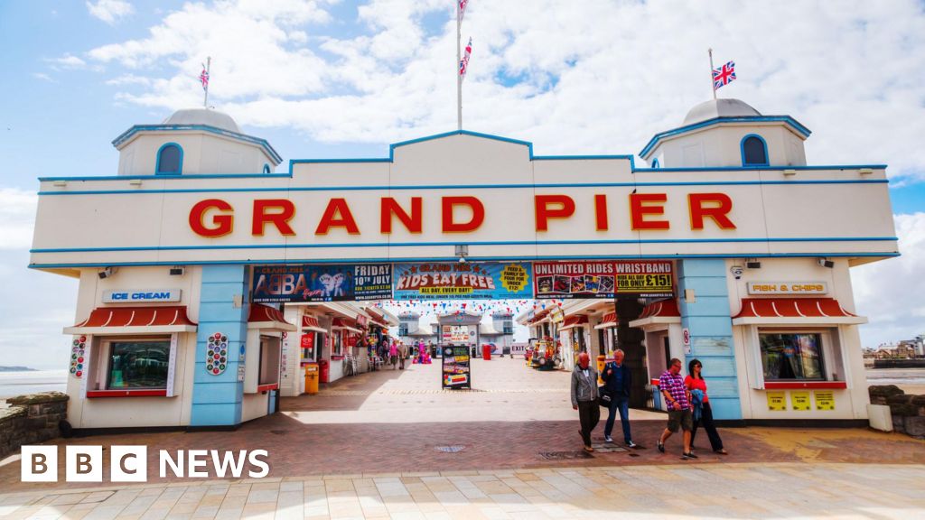 Seaside town's 'heartbeat' pier turns 120