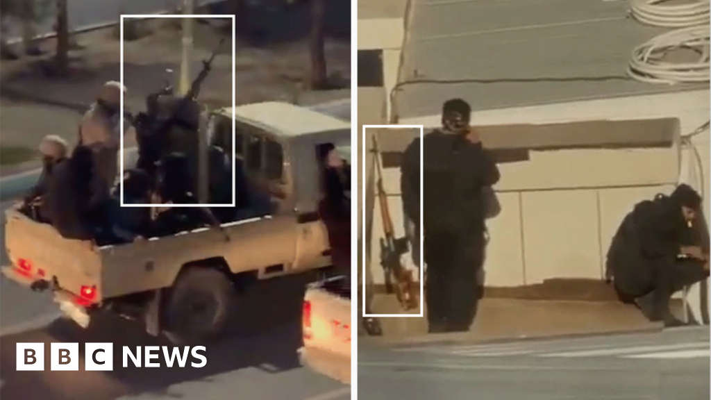 Картечници до мачете: Оръжия, които избиха хиляди в Иран