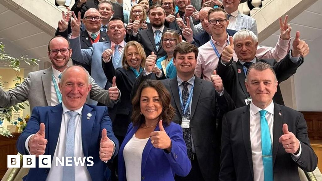 Reform-led council approves councillor wage rise