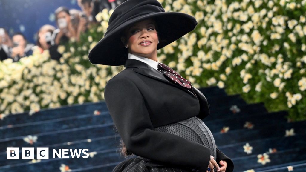 Watch: Rihanna's pregnancy and key looks from the 2025 Met Gala thumbnail