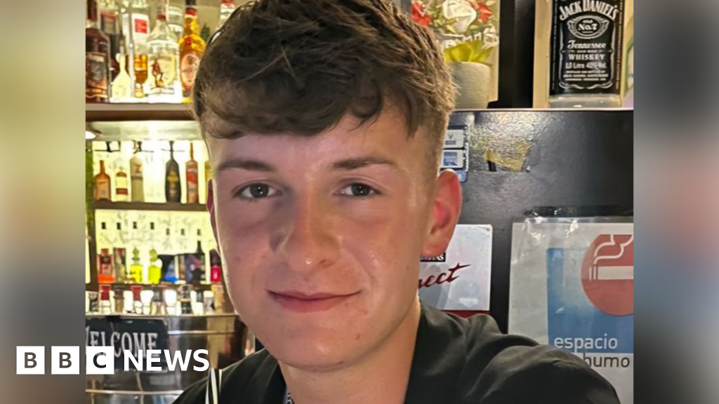 22-Year-Old Motorcyclist Dies in Powys Crash