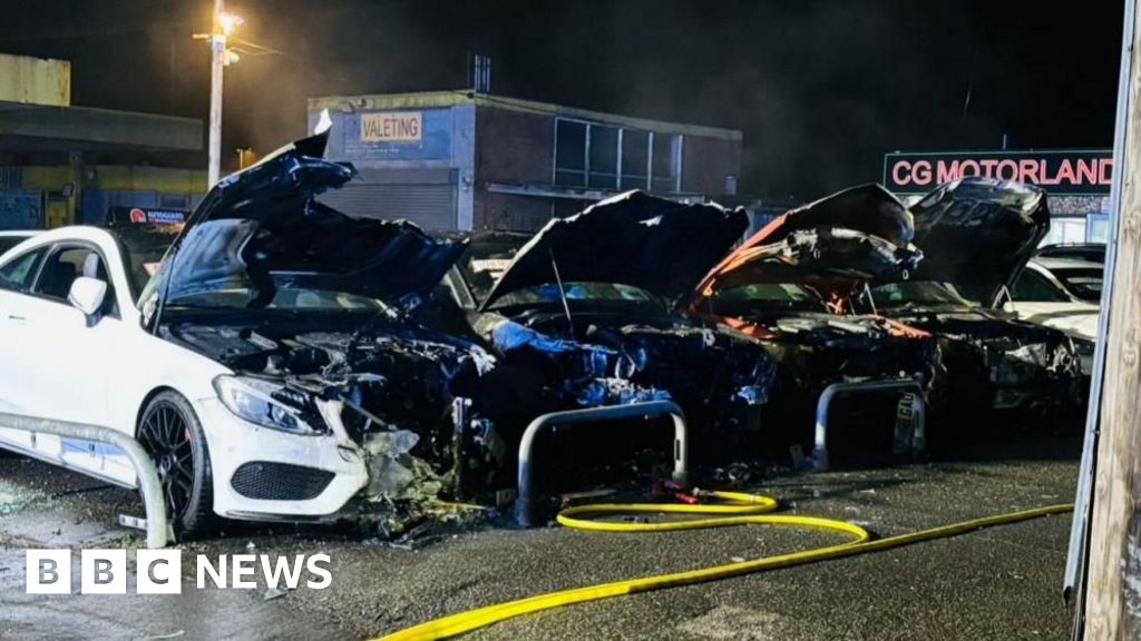 Arson investigation after cars destroyed in Leicester garage fire