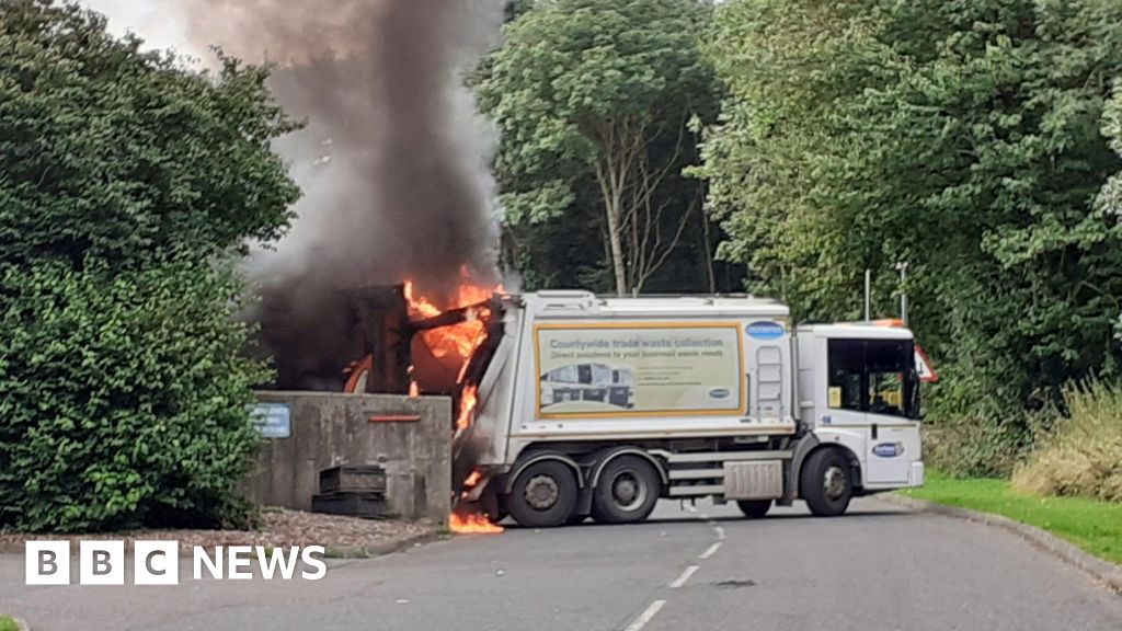 Durham bin men warn of lorry fires caused by disposable vapes