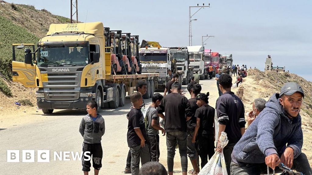 US confirms first aid trucks arrive via Gaza pier – BBC.com