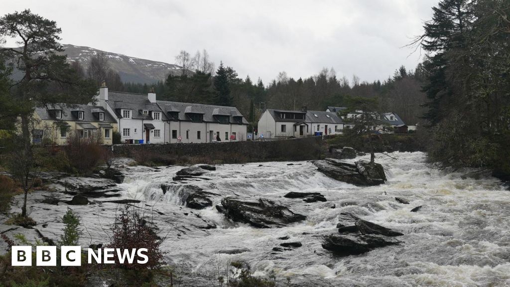 River diesel spill 'clearing' but water still not safe - watchdog