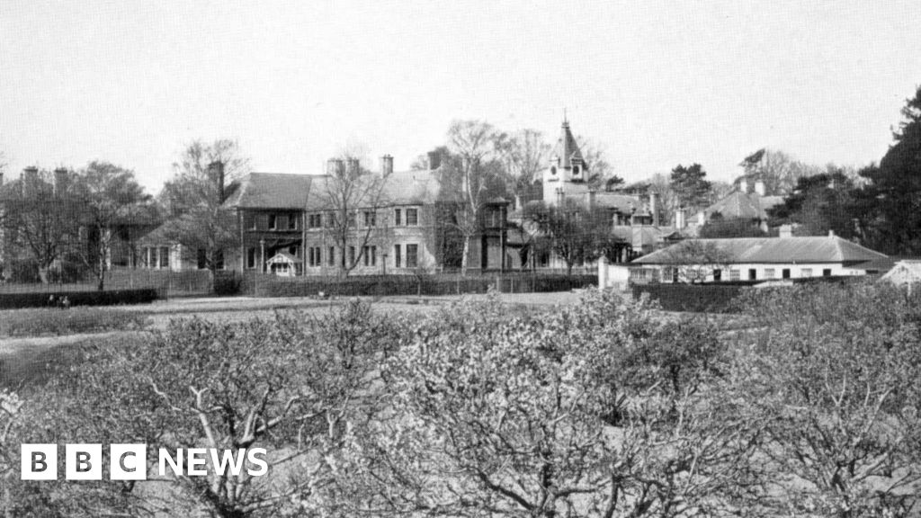 bbc.co.uk - Jamie Morris - A mental health hospital's 200 years of care in Oxford - BBC News