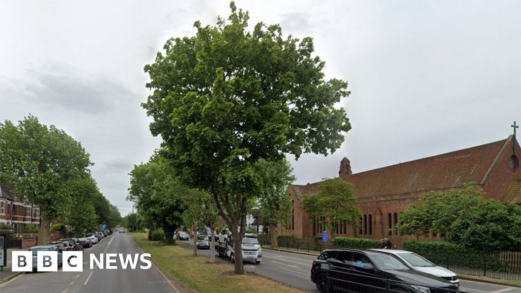 bbc.co.uk - Andrew Spence - Anlaby Road gas repairs causing 'real issue', say Hull councillors - BBC News