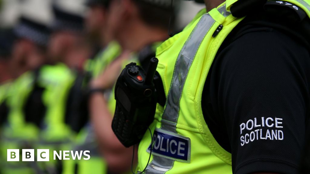 Police Hunt Dog Walker Suspect After Two Assaults in Scotland