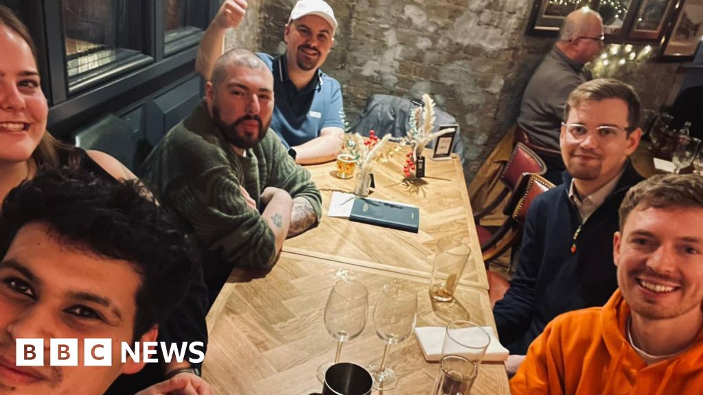 Essex man invites strangers to pubs at Christmas