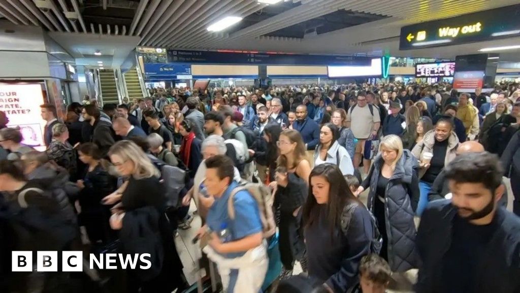 London Euston: Passengers allowed early boarding to some services