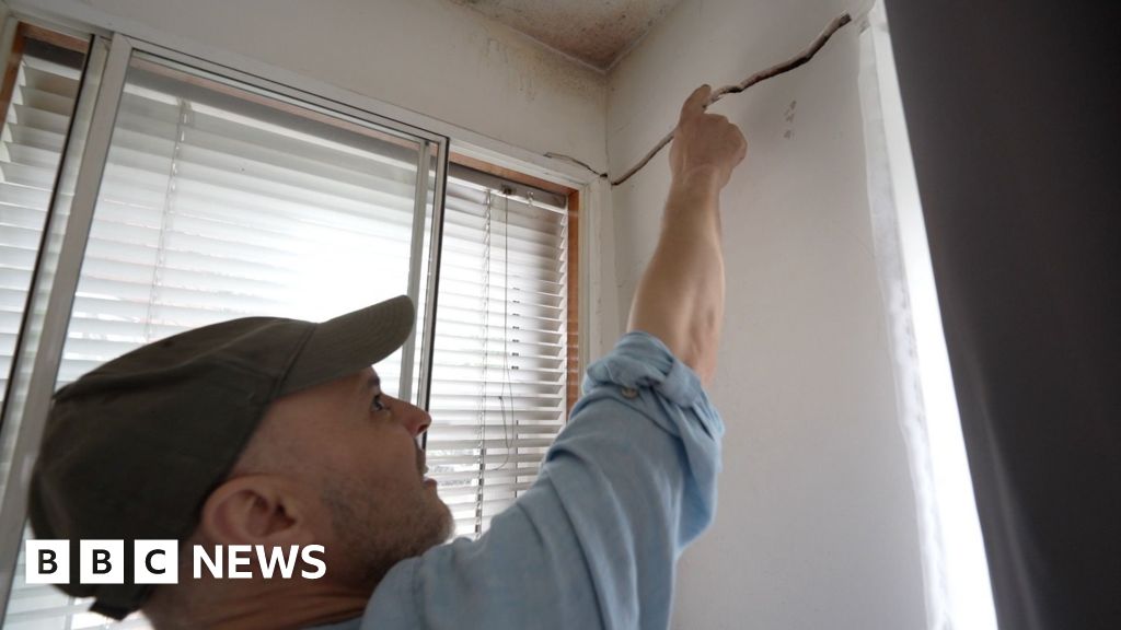 Tenants to stop paying rent over persistent cracks
