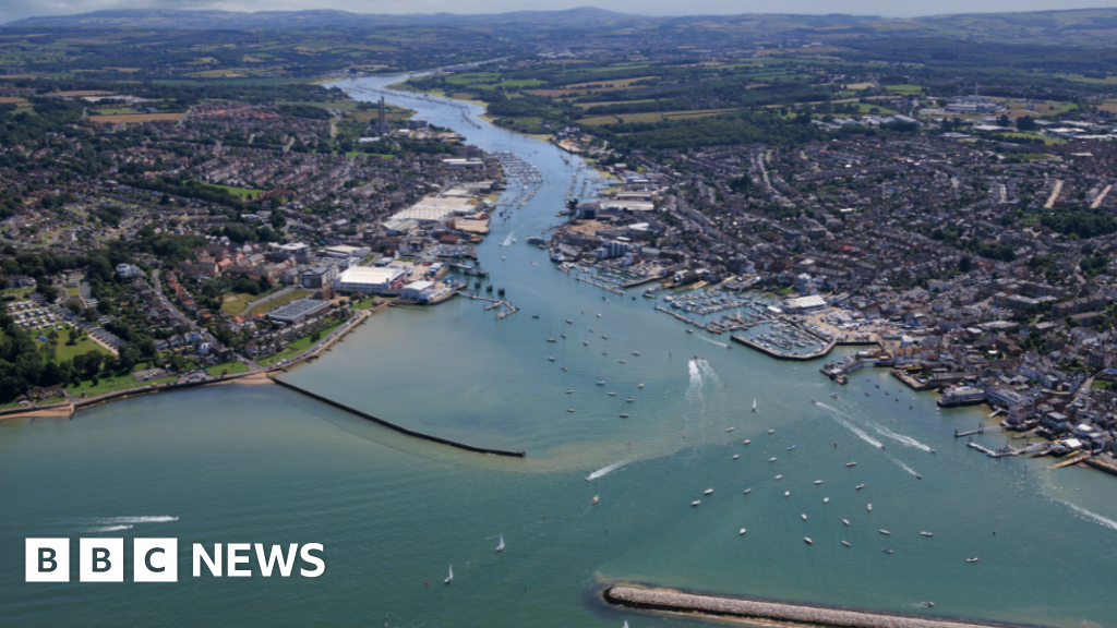 Swimming ban lifted after sewage spills at Southend beaches