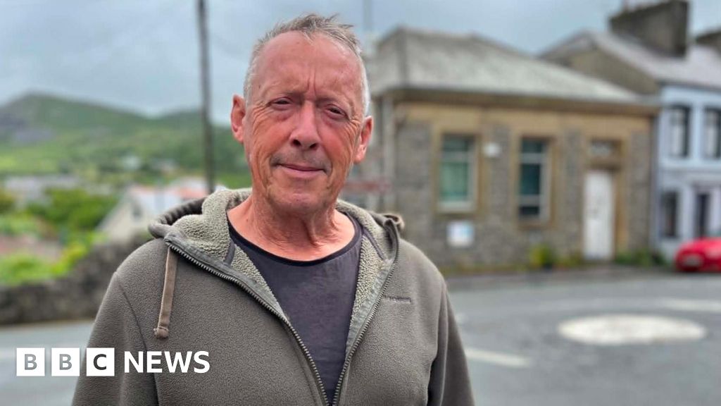 Call for council to apologise over failed £465k second home 