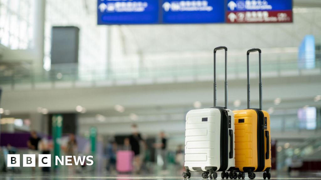 Airport workers to strike over 'tin of beans' rise