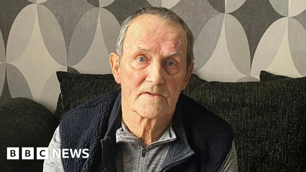 My hospital room was like a dungeon, pensioner says