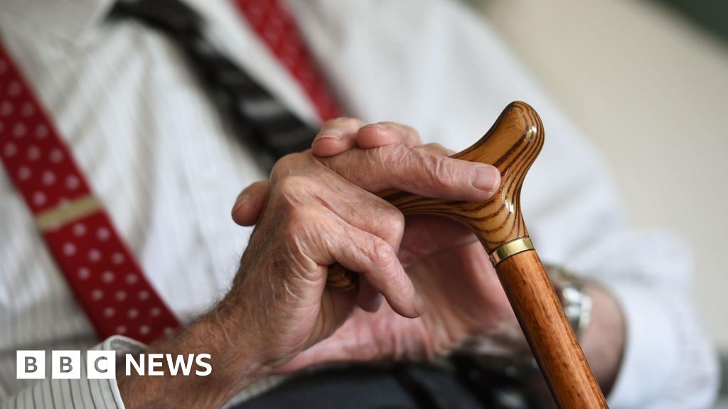 bbc.co.uk - Archie Farmer - Views sought on hospital dementia care - BBC News