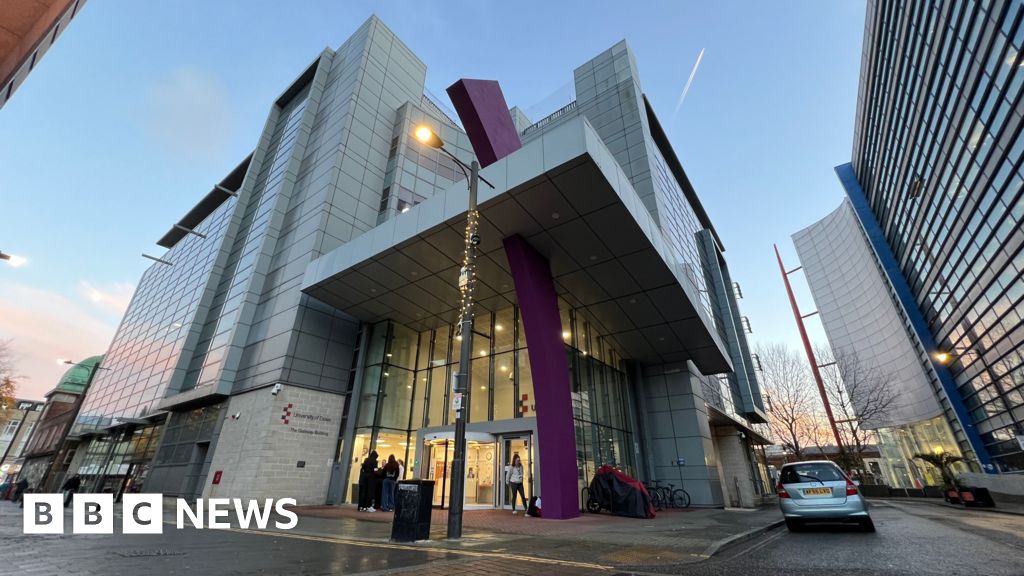 University of Essex to shut Southend campus and cut 400 jobs