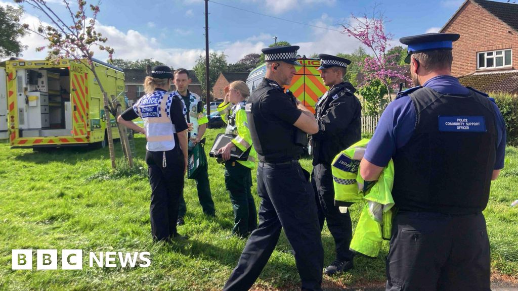 Homes evacuated and bomb disposal unit at incident