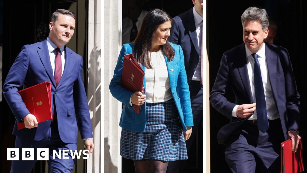 Watch: Reporters shout questions at ministers leaving No 10