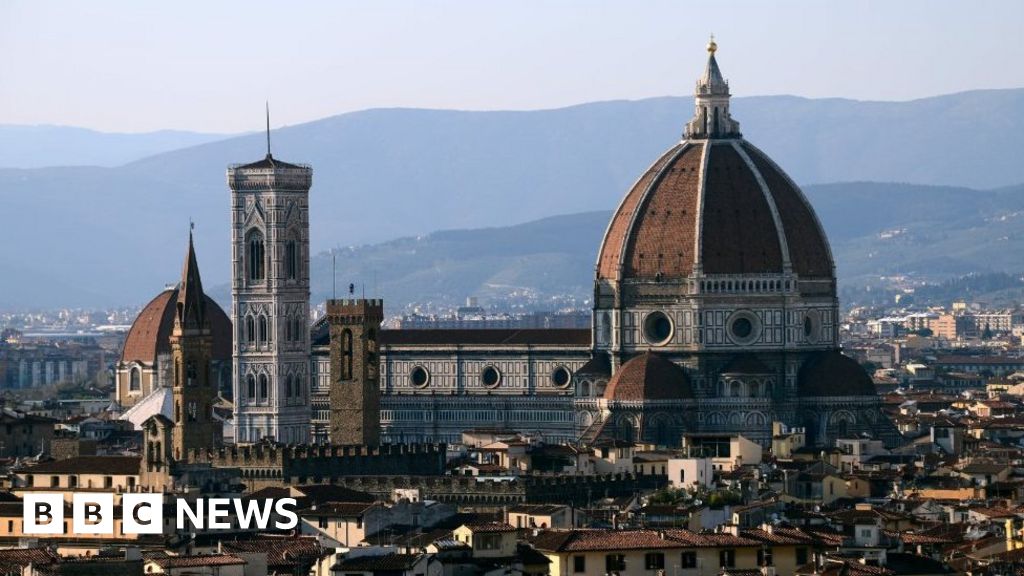 Mcdonald S Sues Florence For 18m Euros For Blocking Restaurant