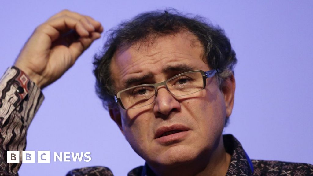 Dr Doom Economist Nouriel Roubini In Bitcoin Battle Bbc News