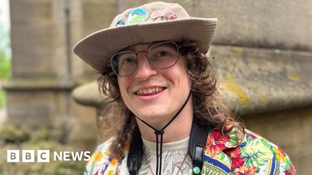 bbc.co.uk - Simon Thake - Birdwatching saved me from gaming addition' says Sheffield student