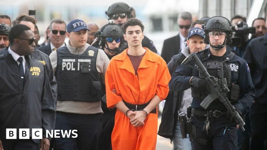 Luigi Mangione returns to New York to face federal charges in fatal ...