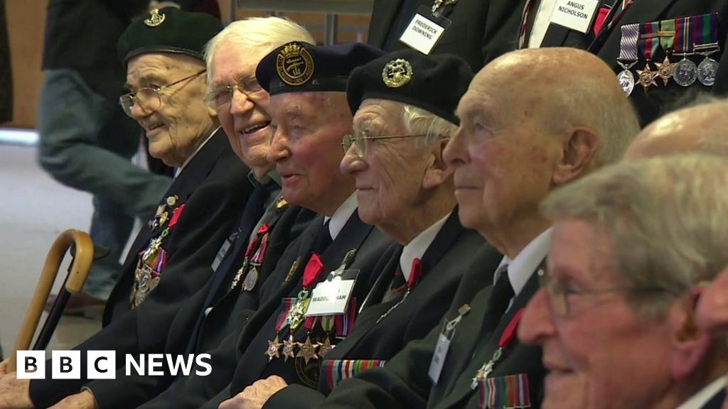 Cornwall WW2 veterans awarded Legion d'Honneur - BBC News