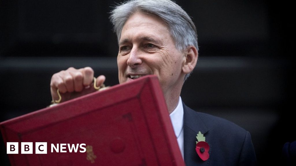 Budget worth an additional £320m for NI, says chancellor