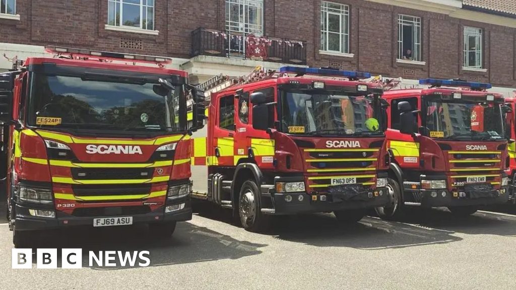 Firefighters Battle Multiple Large Blazes Across England, New Zealand, US