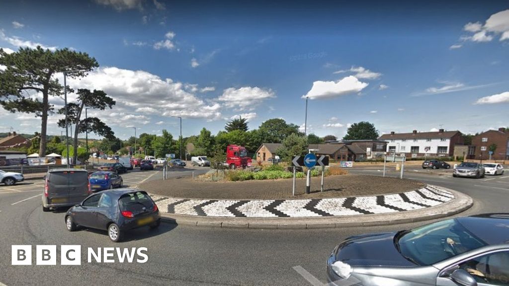 Bristol bus lane plan given £3.4m boost despite doubts BBC News