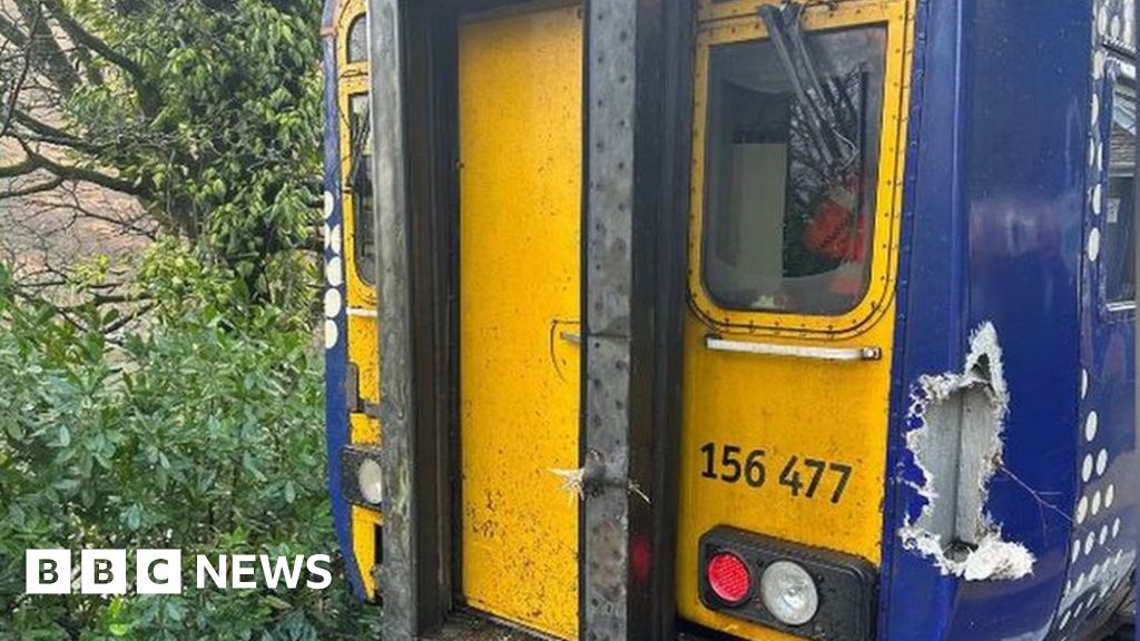 The Glasgow to Oban service suffered damage after striking a fallen tree on the line