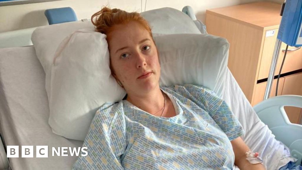 Student from Esher feared for life during meningitis hospital treatment - BBC