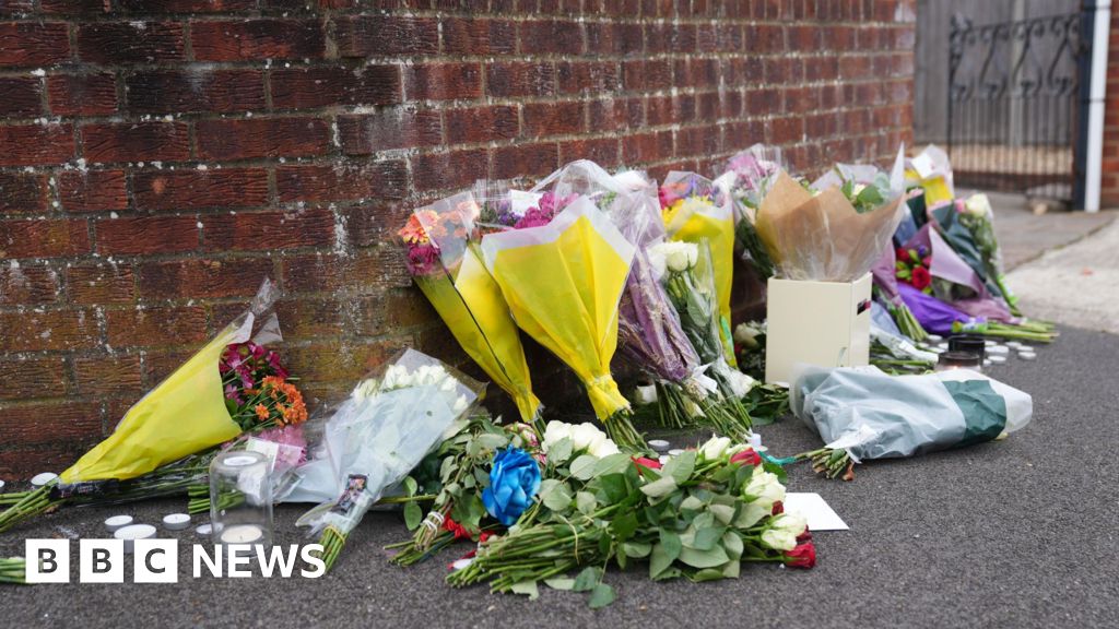 Neighbours with baseball bats 'saved life' of man attacked in London triple stabbing