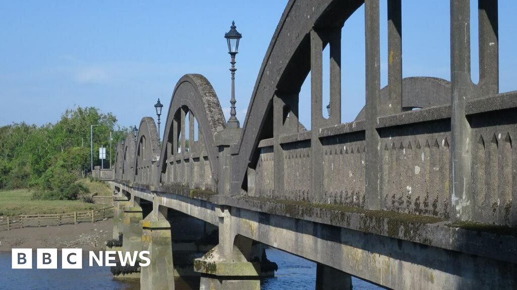 Darurat Kirkcudbright Bridge Penutupan memotong kota menjadi dua