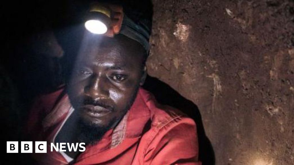 Apple accused by DR Congo of using conflict minerals