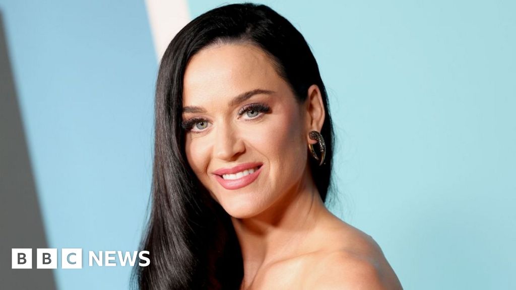 Katy Perry está bajo investigación medioambiental en España por el vídeo de Lifetimes