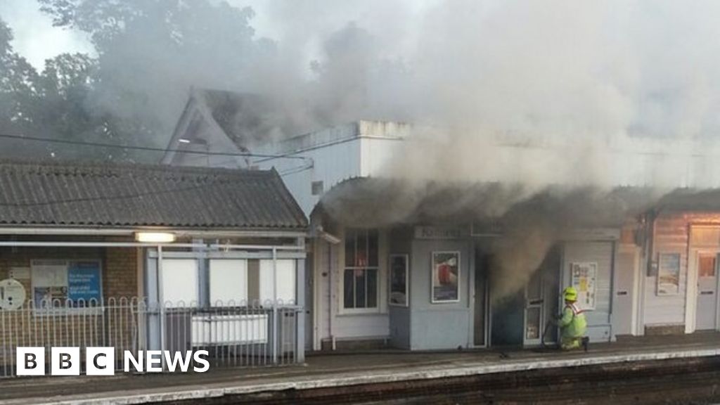 train-delays-after-fire-at-maidstone-east-railway-station-bbc-news