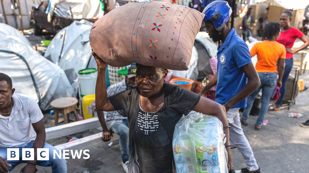 Хаити върви спираловидно към колапс, докато бандите затягат хватката