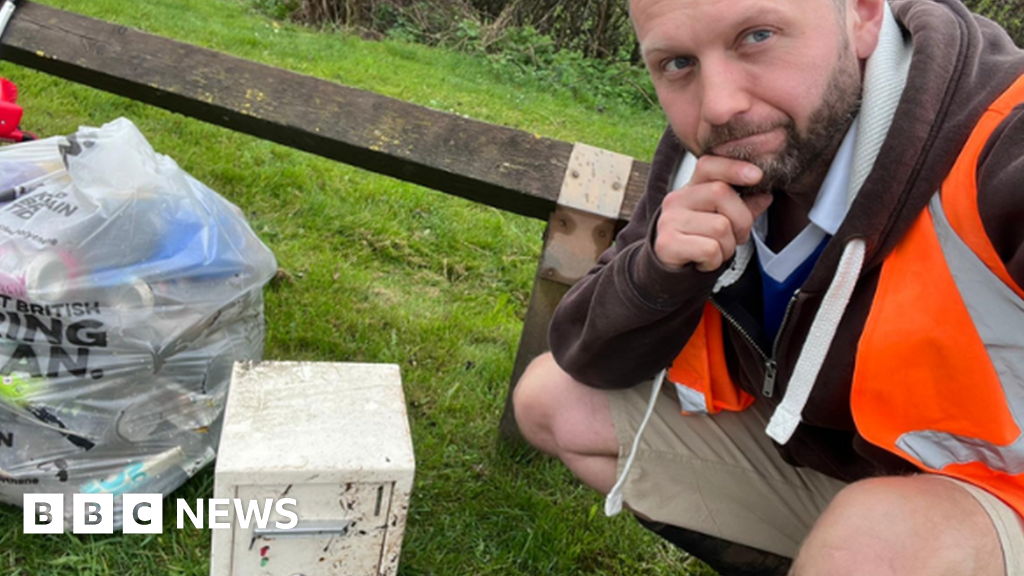 Litter womble 'appalled' after marathon Leicestershire clear-up 
