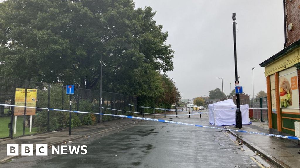 Murder inquiry after man dies in Hull street stabbing