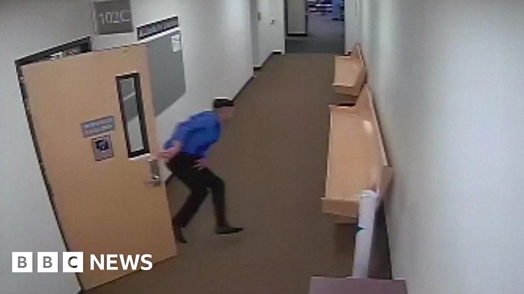 Watch: Murder suspect flees US courtroom