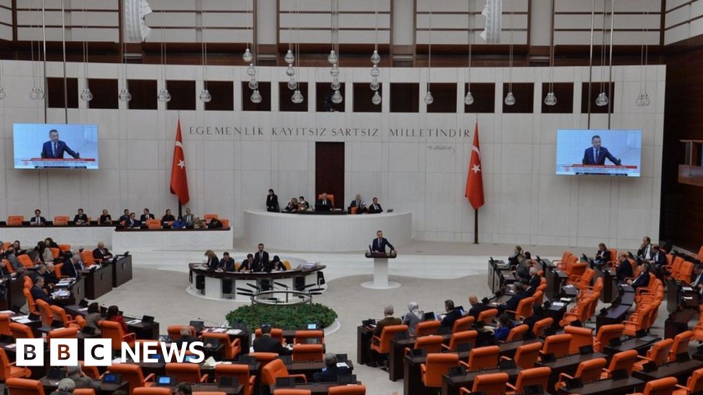 Турският парламент ратифицира шведското кандидатства за присъединяване към НАТО с